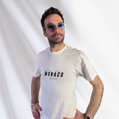 T-shirt blanc avec le tracé du circuit de Monaco et des informations relatives aux exploits réalisés sur ce circuit