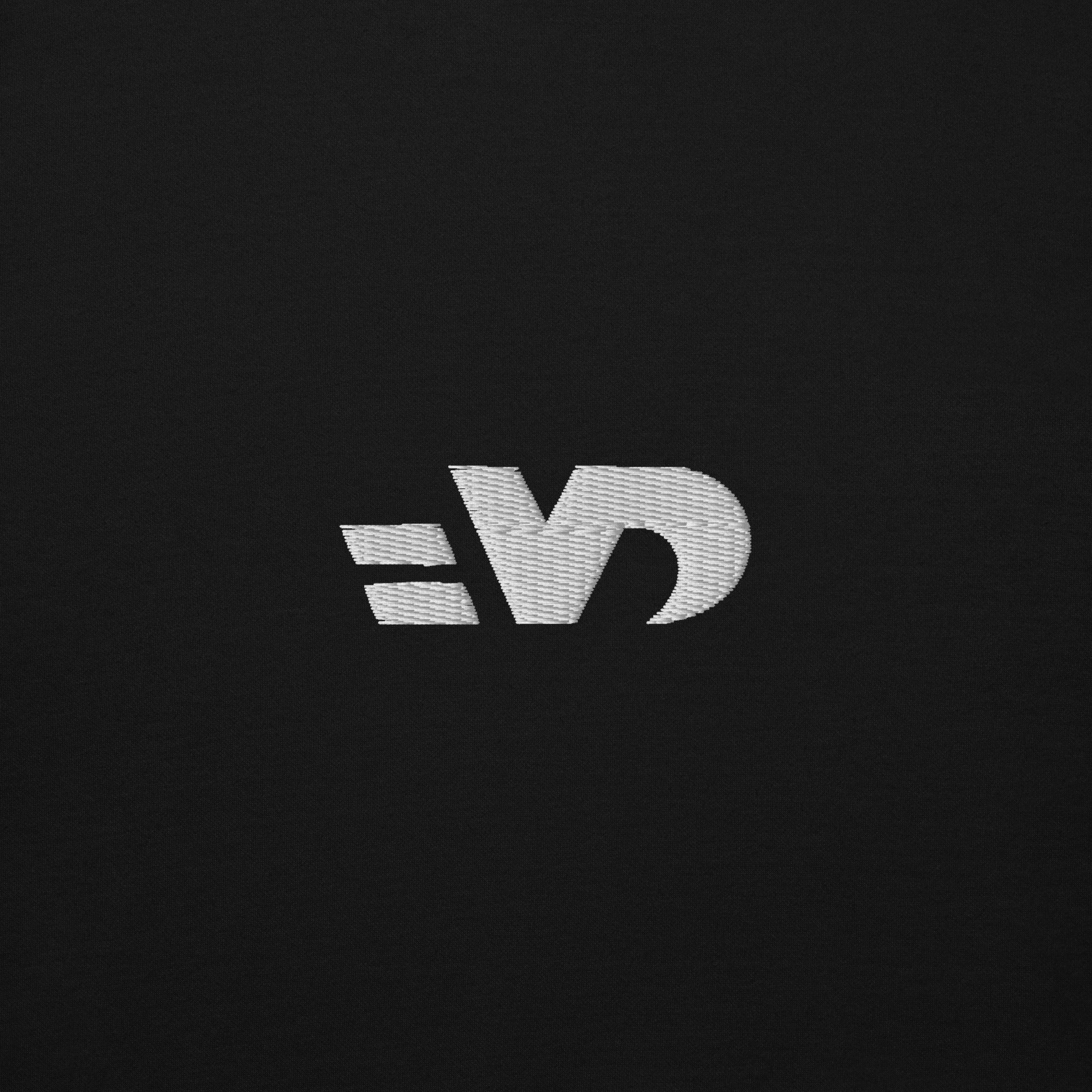Sweat à capuche avec le logo simple VINTAGE DRIVERS brodé, couleur noir, zoom sur le logo brodé