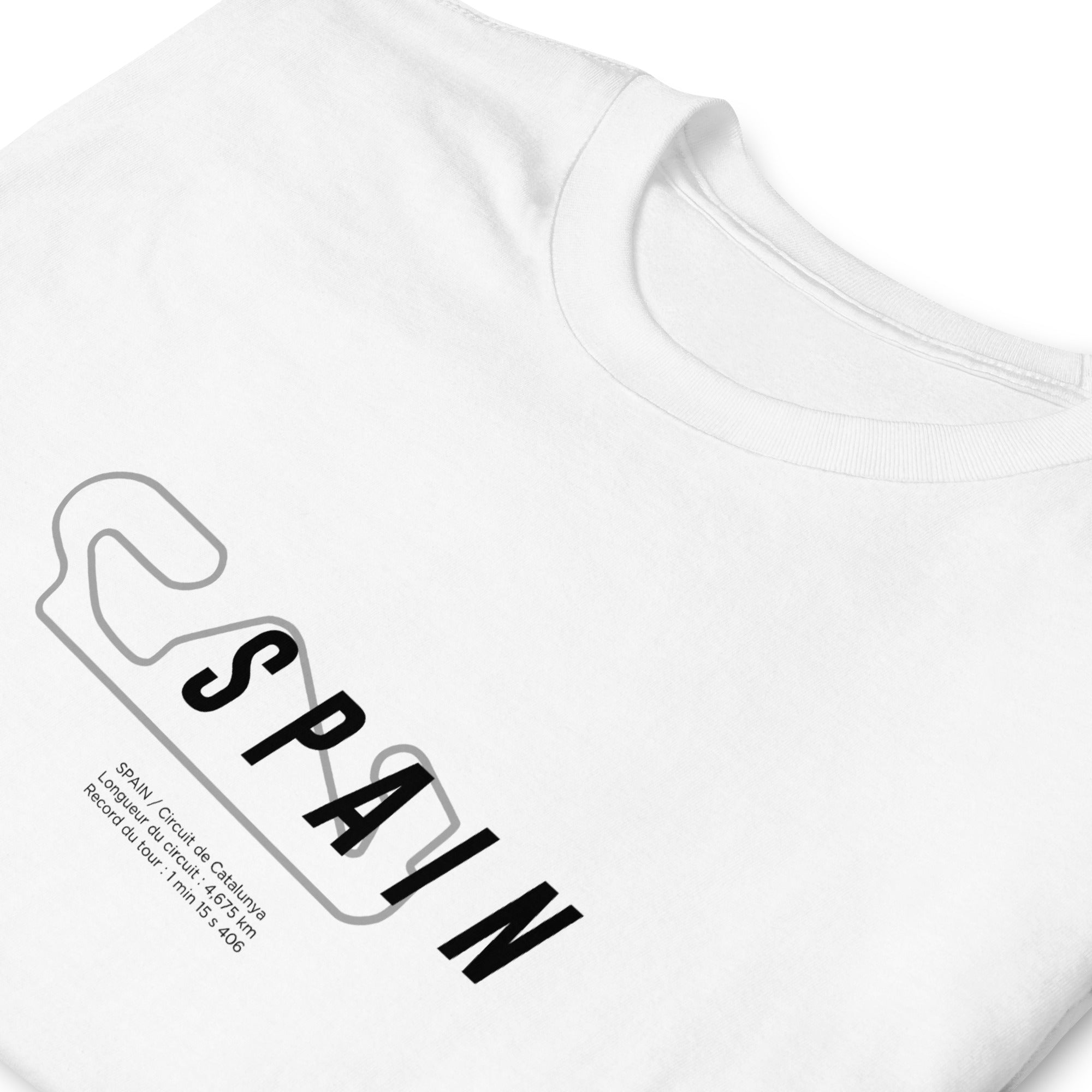 T-shirt blanc avec la représentation du circuit d'espagne et quelques informations sur ce dernier, zoom sur le motif