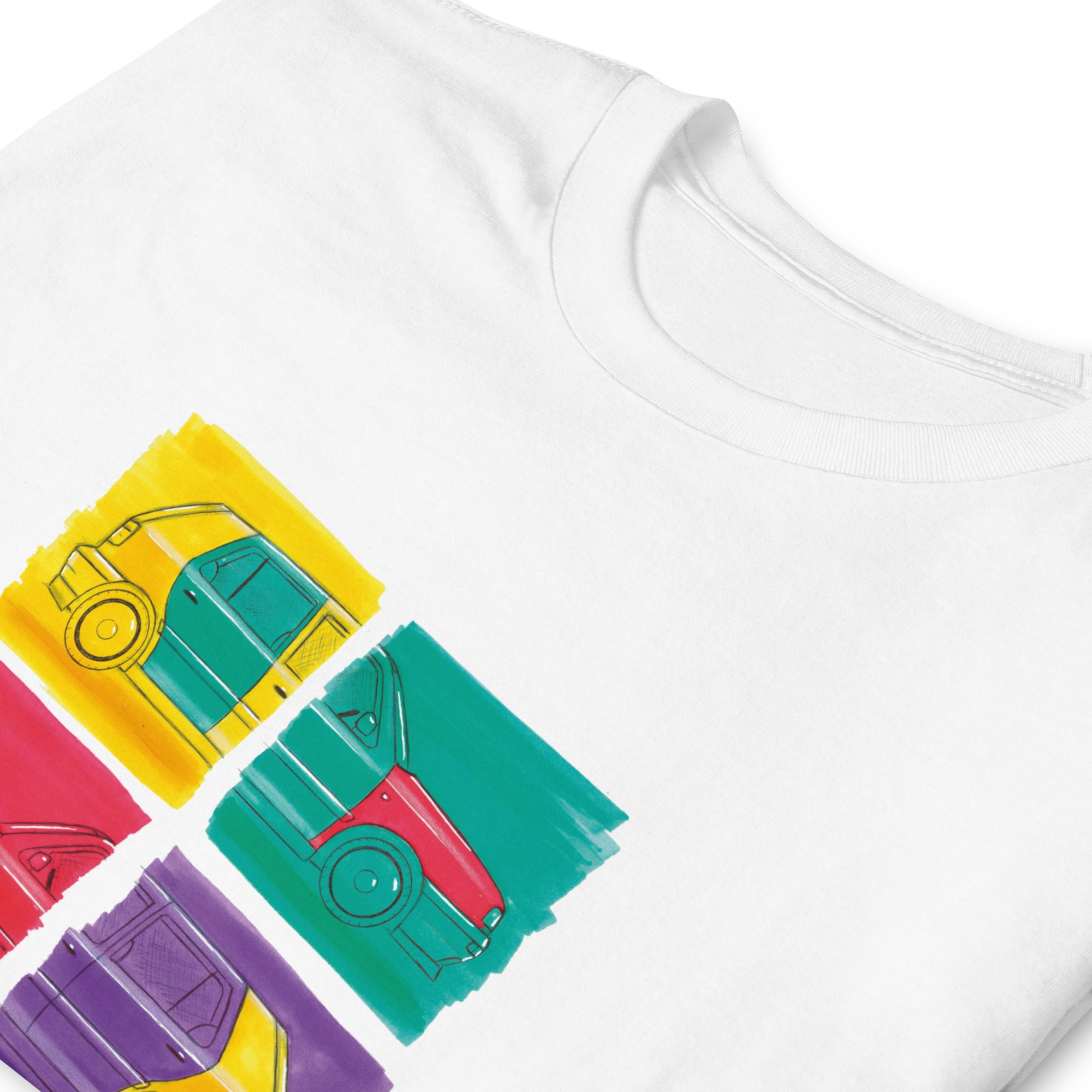 T-shirt blanc avec au milieu une illustration représentant deux Volkswagen Golf Harlequin, de profil, dans un style Andy Warhol, zoomé sur le motif