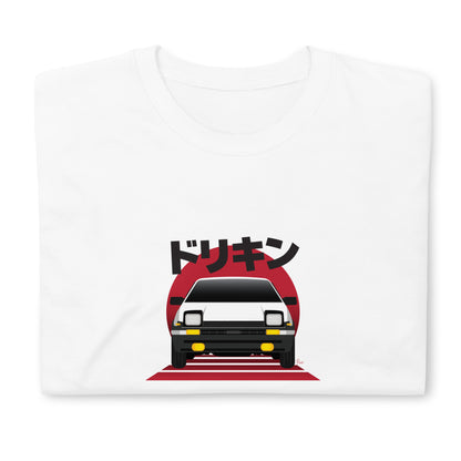 T-shirt blanc plié avec une illustration de la Toyota Sprinter Trueno AE86