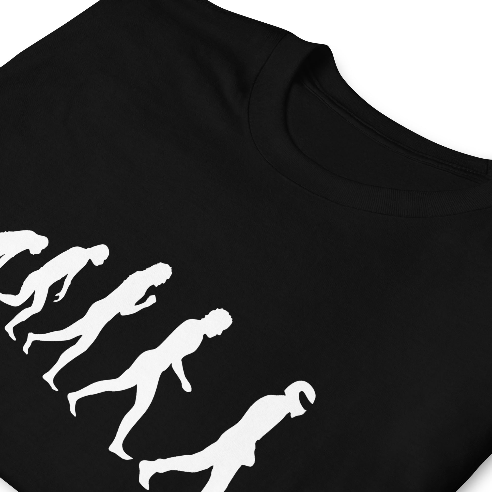 T-shirt noir avec le design du STIG Évolution, personnage célèbre de Top Gear, zoom sur le motif